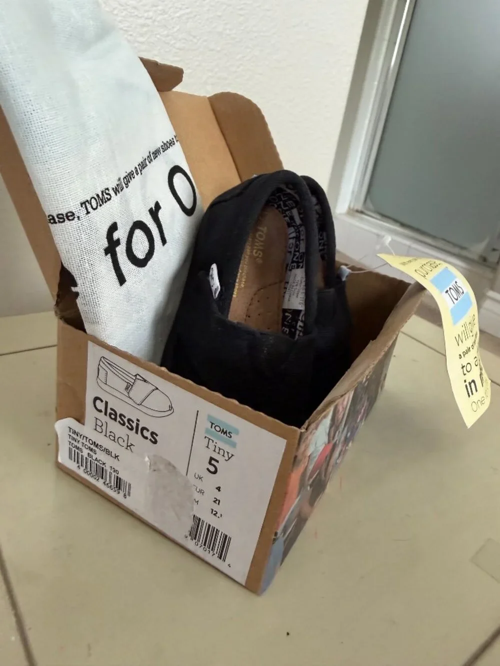 NWT - Toms Classic Black Tiny Toddler Slip On Canvas Casual Flats Size 5